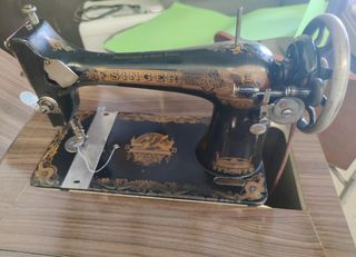 Maquina de coser Alfa Singer con mueble