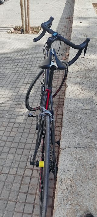 se vende bicicleta de carretera