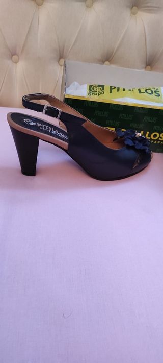 Zapatos de vestir de piel marca Pitillos 
