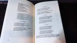 Gustavo Adolfo Bécquer. 2 libros.