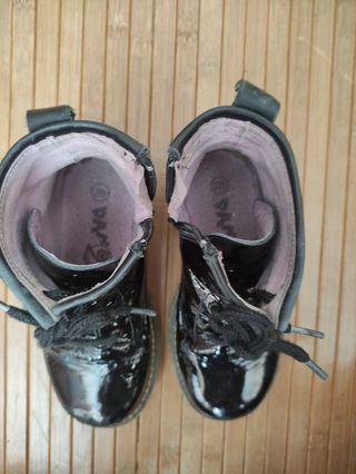 Botas niña charol nº 28