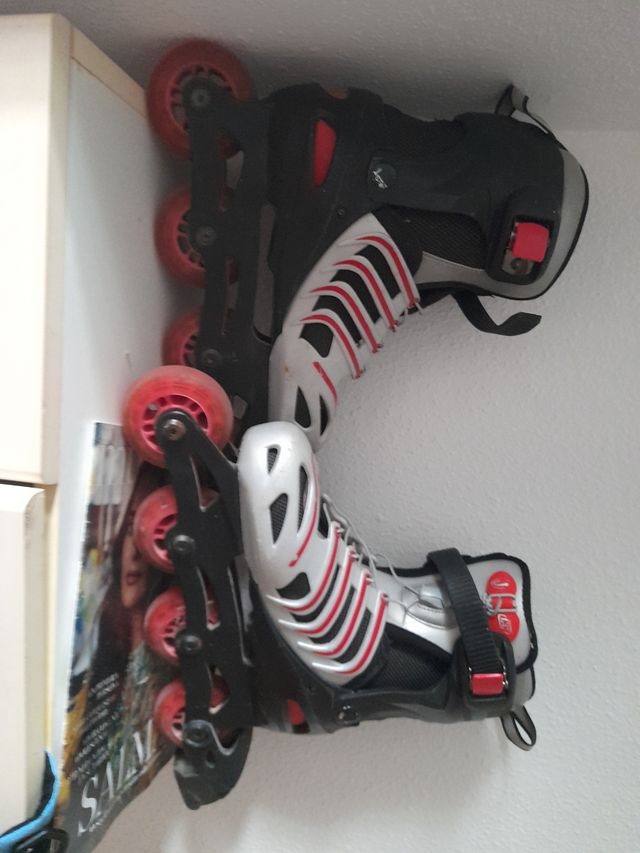 patines de línea bastante usados