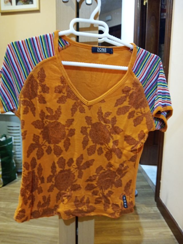 Camisetas elásticas talla L chica