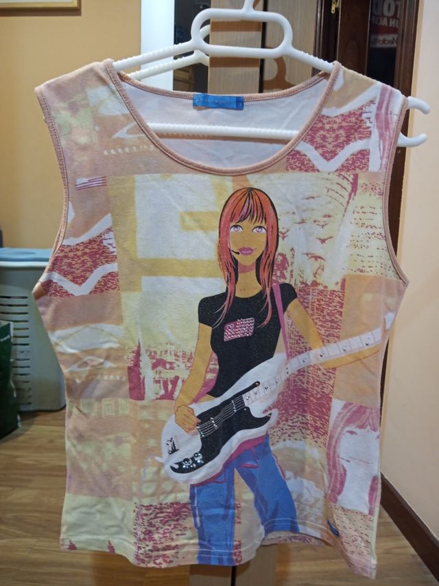 Camisetas elásticas talla L chica