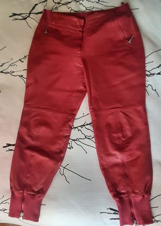 3 Pantalones, 2 cuero Mango.
