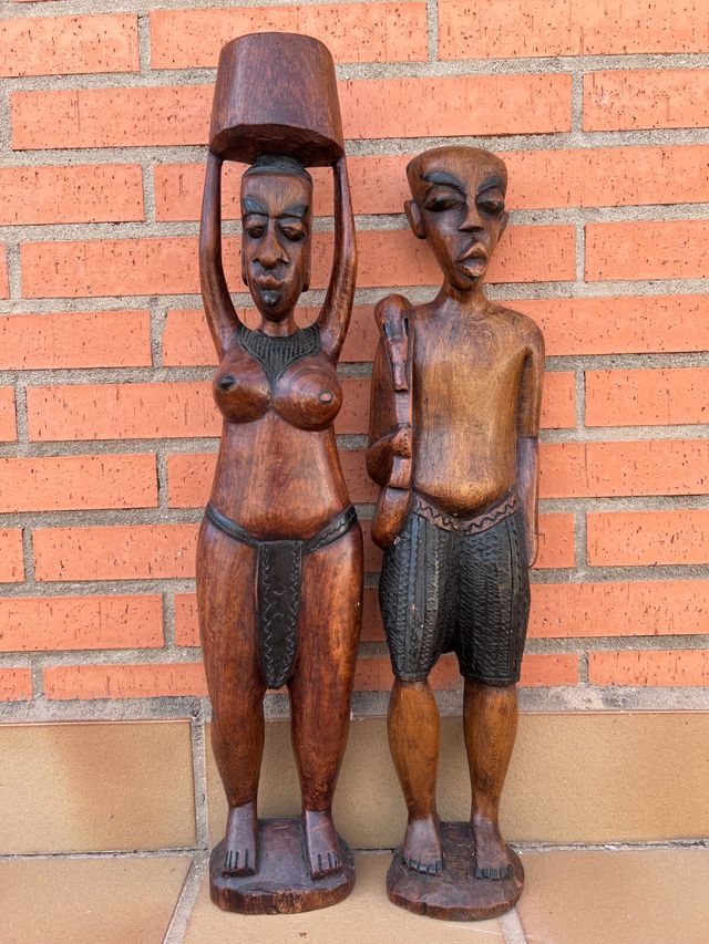 PAREJA DE AFRICANOS EN MADERA. ARTE ETNICO