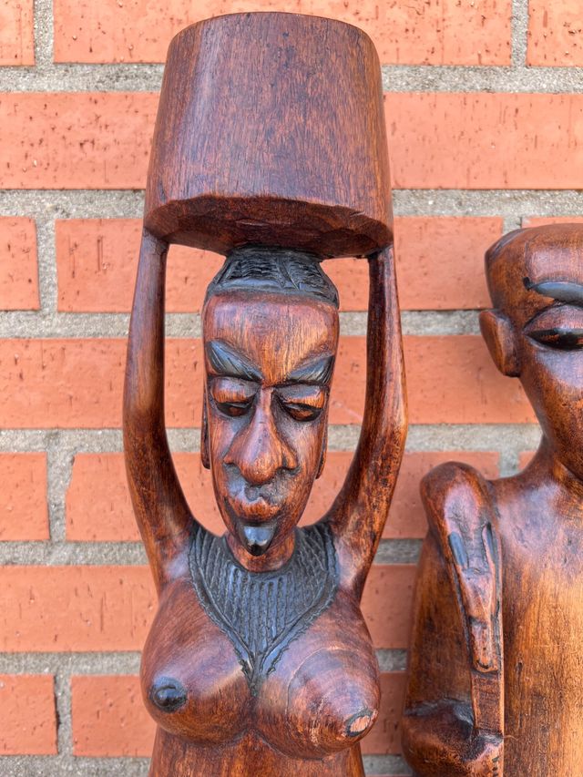 PAREJA DE AFRICANOS EN MADERA. ARTE ETNICO