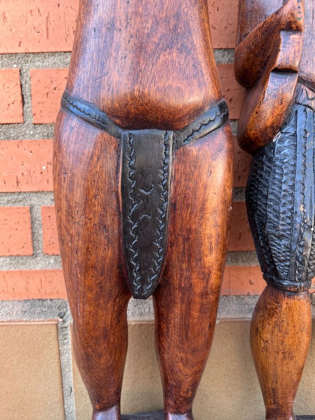 PAREJA DE AFRICANOS EN MADERA. ARTE ETNICO