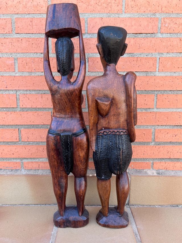 PAREJA DE AFRICANOS EN MADERA. ARTE ETNICO