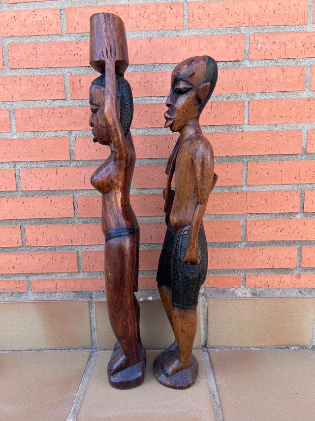 PAREJA DE AFRICANOS EN MADERA. ARTE ETNICO