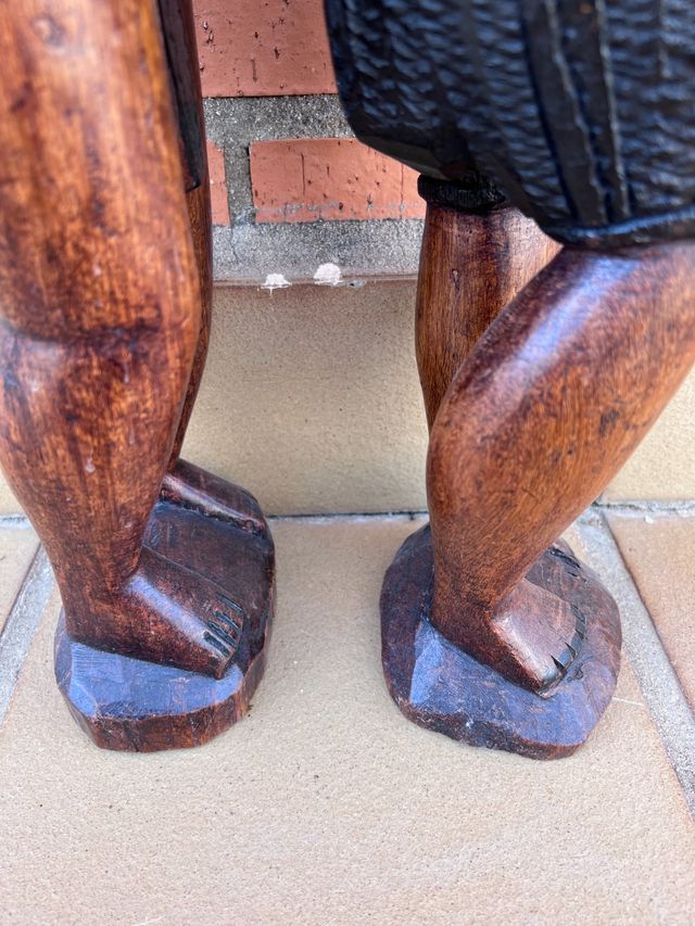 PAREJA DE AFRICANOS EN MADERA. ARTE ETNICO