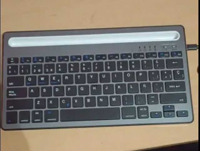 Teclado inalámbrico PC Soporte Tablet Fuengirola