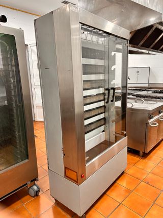 MAQUINA ASADOR DE POLLOS DE 6 ESPADAS