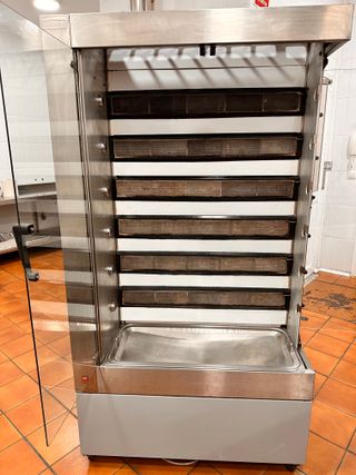 MAQUINA ASADOR DE POLLOS DE 6 ESPADAS