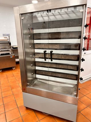 MAQUINA ASADOR DE POLLOS DE 6 ESPADAS