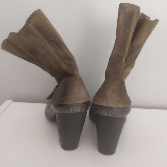 Botines Ash de ante color beig