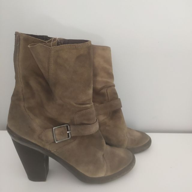 Botines Ash de ante color beig