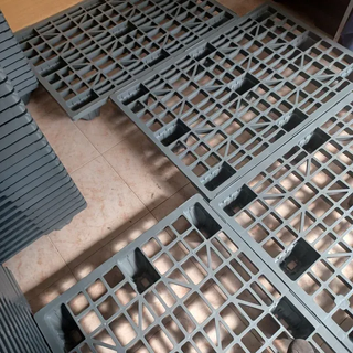 Palets plástico nuevos, apilables, ideal Camping