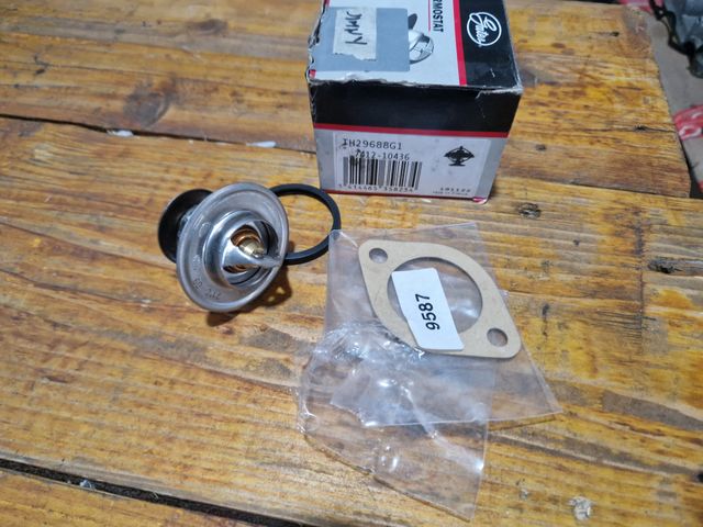 Bomba de agua y termostato suzuki jimny