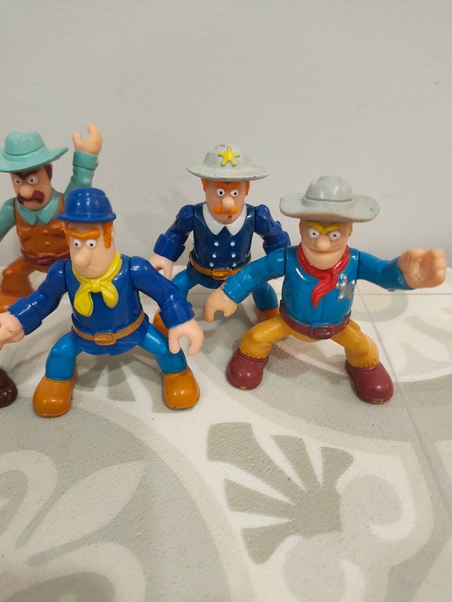 SEIS FIGURAS DE ERASE UNA VEZ