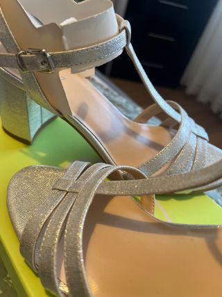 Sandalias fiesta plata sin estrenar