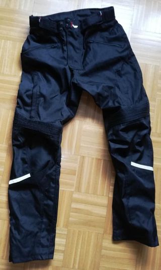 Pantalón moto TSuite
3 