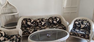 Conjunto de mimbre blanco.
Sofá,butacas,mesa,estan