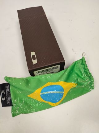 OFERTA - Gafas de sol Oakley Fuel Cell Brasil