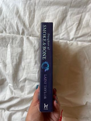 libro: daughter of smoke and bone, Laini Taylor