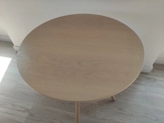 Mesa circular pie madera