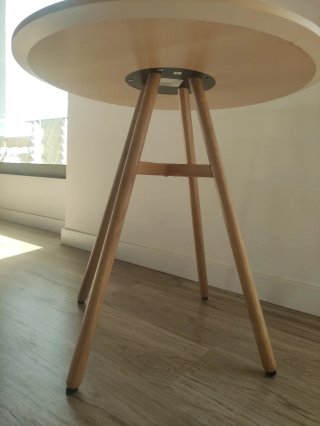 Mesa circular pie madera