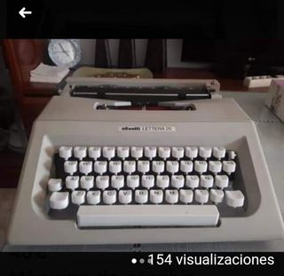 Maquina de escribir antigua