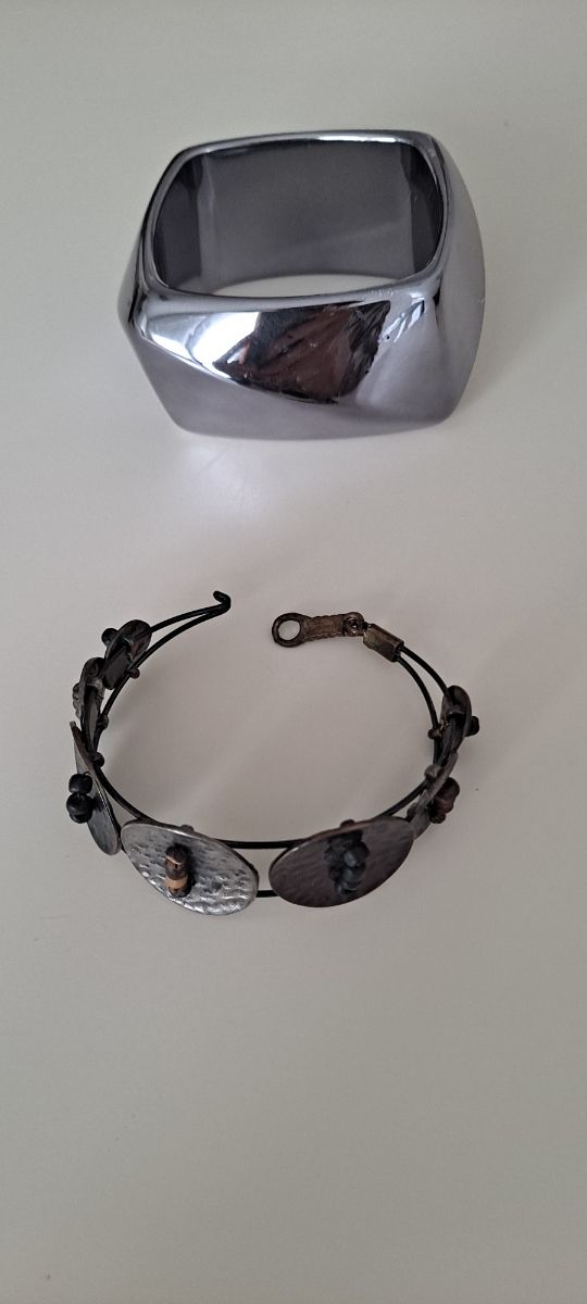 Brazalete y Pulsera