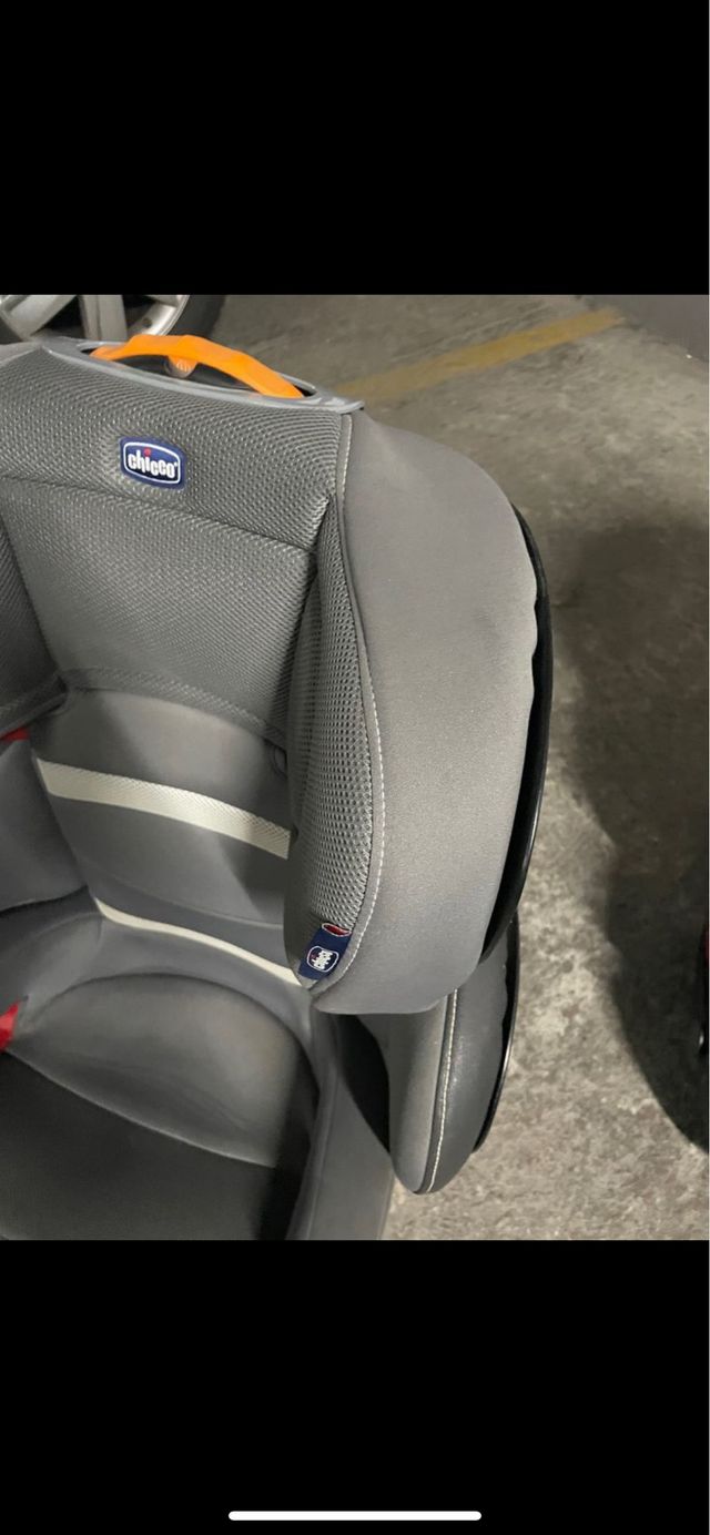 SILLA COCHE CHICCO CON ISOFIX + ALZADOR