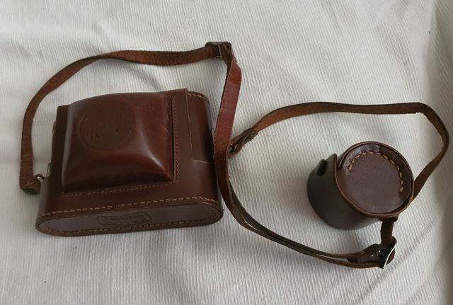 Vecchia fotocamera Paxette Braun