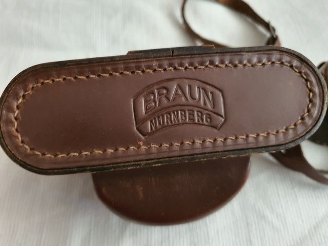 Vecchia fotocamera Paxette Braun