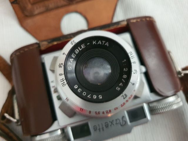 Vecchia fotocamera Paxette Braun