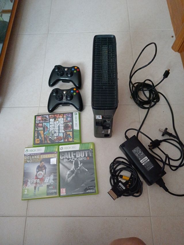 XBOX 360. 2 mandos originales,todos los cables y