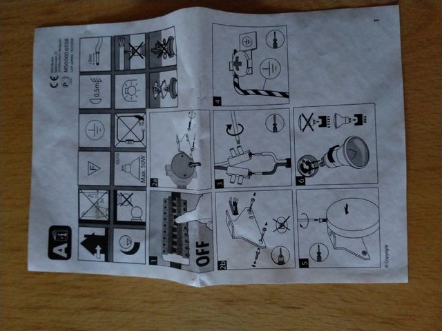 aplique pared EN MADERA (no es plástico) y metal.