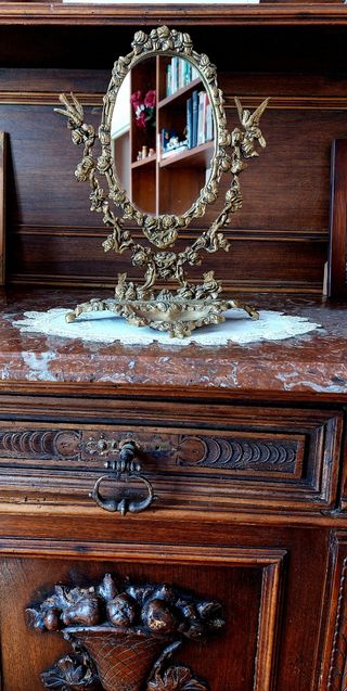 ESPEJO SOBRE- CONSOLA antiguo de bronce