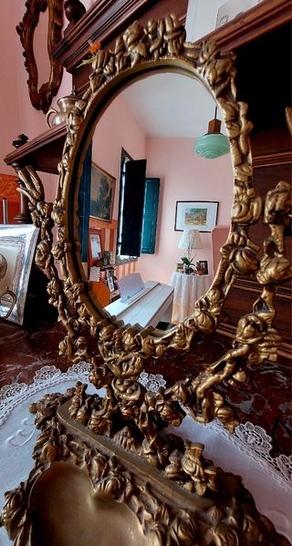 ESPEJO SOBRE- CONSOLA antiguo de bronce