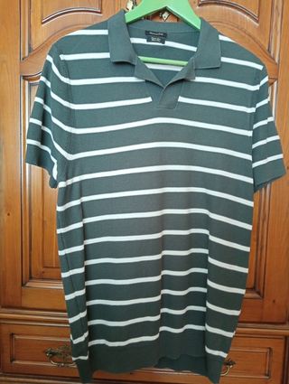 polo verde y blanco