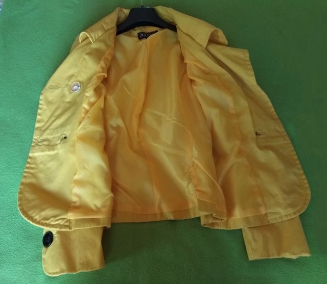 Chaqueta tipo americana amarilla 🌻