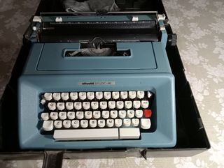 maquina de escribir olivetti