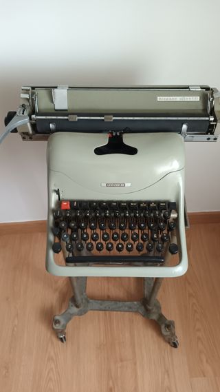 MAQUINA DE ESCRIBIR