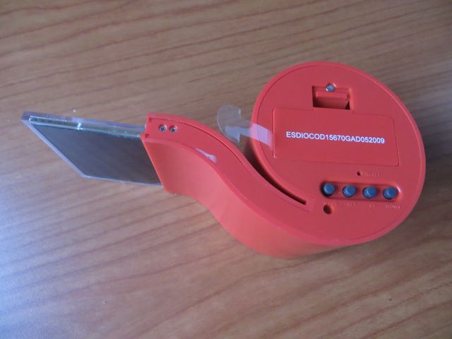 Reloj de sobremesa con portalápices