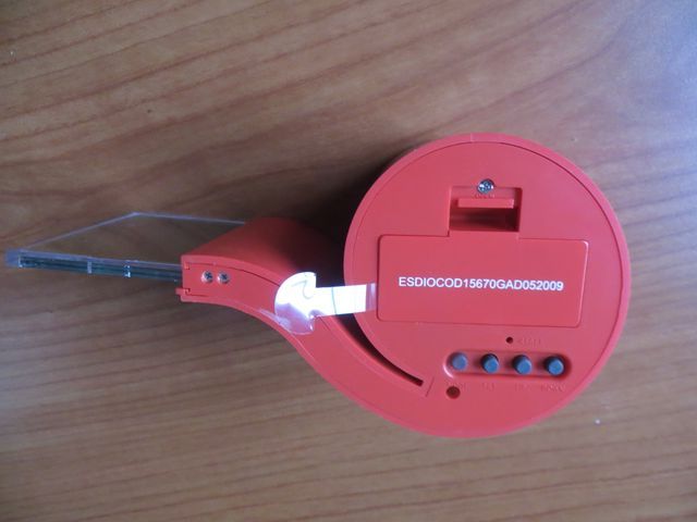 Reloj de sobremesa con portalápices