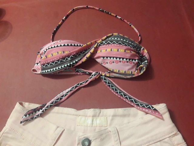 Pantalón corto de chica T36+biquini sup