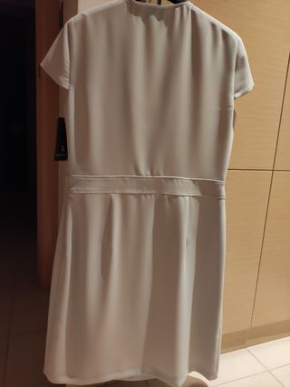 Vestido Lasserre. Color 🩶. Con et