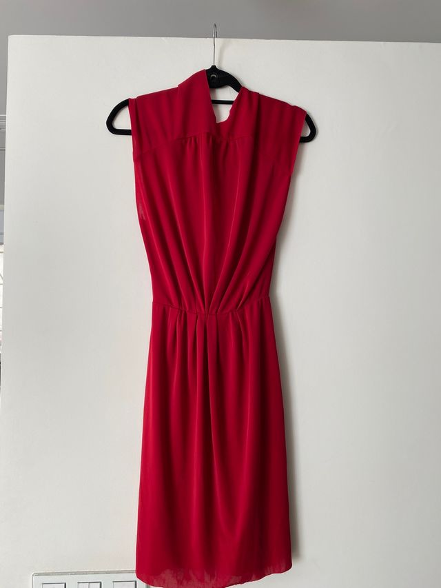 Vestido rojo fluido de Zara